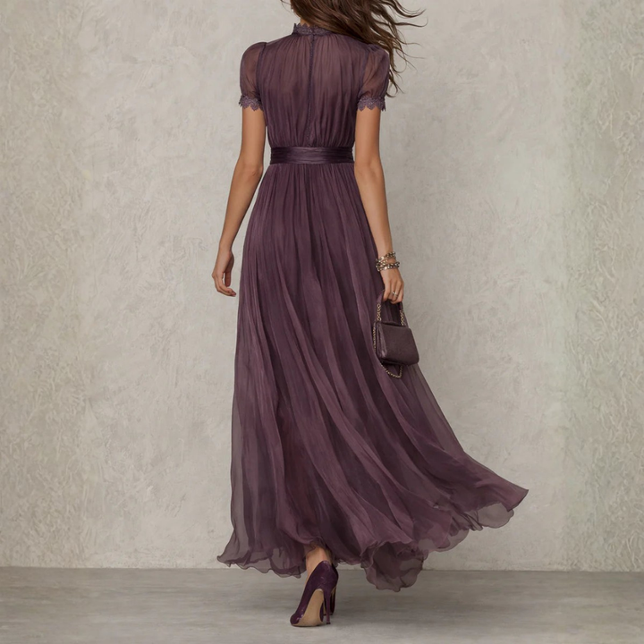 Amelie | Chiffon-Maxikleid mit Spitzendetails und Taillenbund