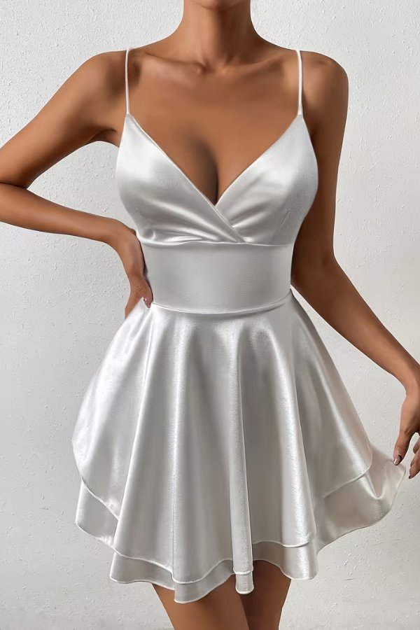 Jessika | Satin-Skaterkleid mit Wickel-V-Ausschnitt und Rückenausschnitt