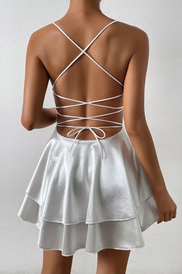 Jessika | Satin-Skaterkleid mit Wickel-V-Ausschnitt und Rückenausschnitt
