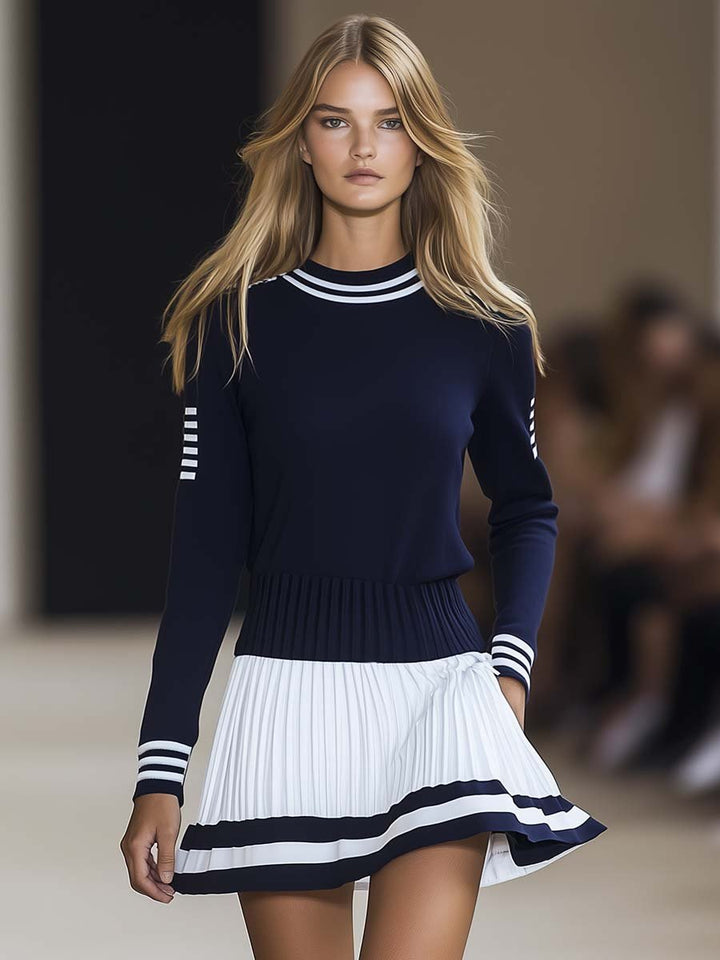 Claudia | Langarm-Minikleid mit maritimem Streifenmuster und Plisseerock