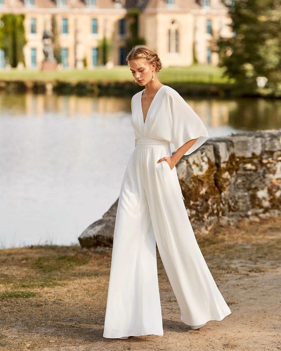 Sophia | Jumpsuit mit V-Ausschnitt, Kurzarm und weitem Bein
