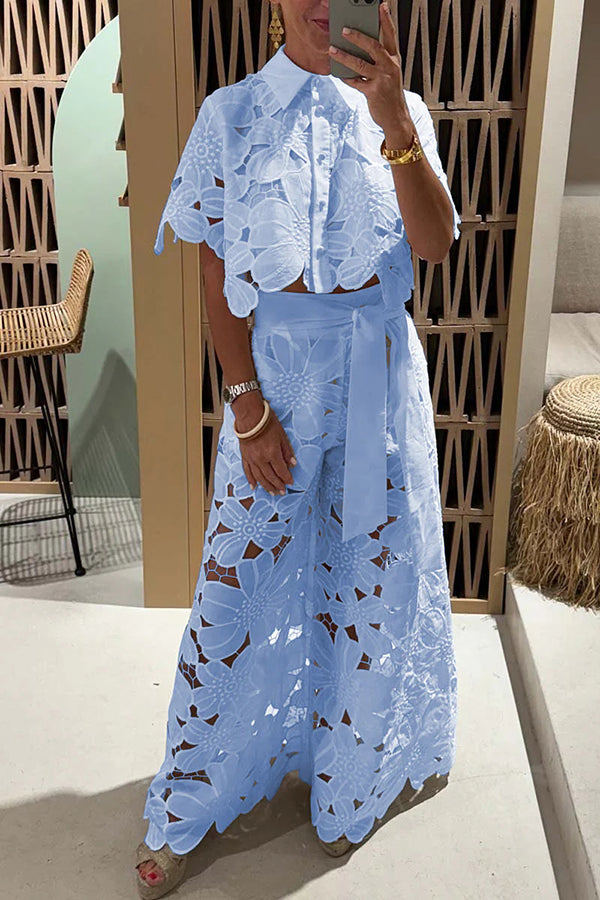 Clara | Zweiteiliges Maxi-Set mit Ösen-Stickerei und Rüschendetails