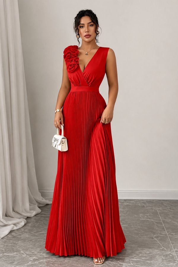 Victoria | Plissiertes Maxikleid mit Blumenapplikation