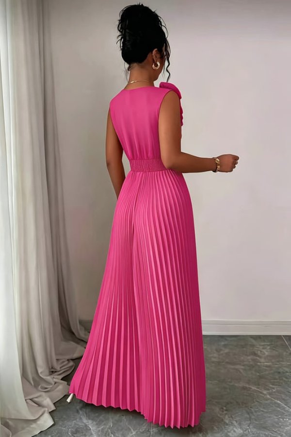 Victoria | Plissiertes Maxikleid mit Blumenapplikation